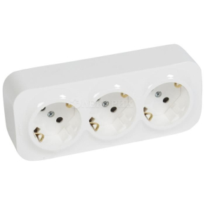 782218  Розеточный блок 3 x 2К+З с защитными шторками - 16 A - 250 В~ - Quteo IP 20 - Белый