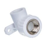 Угольник PP-R комбинированный с креплением с внутренней резьбой 20х1/2. белый (РосТурПласт)