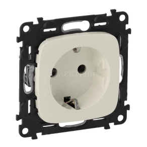 Механизм розетки 1-м СП Valena Allure 16А IP2X 250В 2К+З с лиц. панелью безвинт. зажимы сл. кость Leg 753821